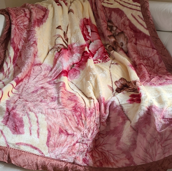 Winter Blankets - Picture 6 of 7